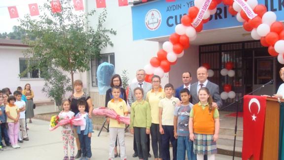 2015-2016 Ders Yılı , Cumhuriyet İlk/Orta Okulunda Yapılan Programla Başladı.