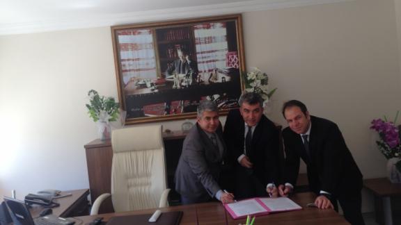 İlçemiz Yenipazar Anadolu Lisesi İle Yenipazar Meslek Yüksekokulu Arasında İşbirliği Protokolü İmzalandı.