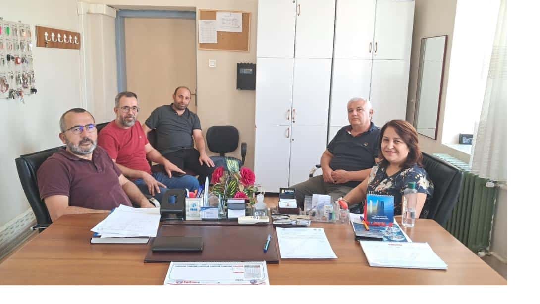 YENİ ATANAN MERKEZ ORTAOKULU MÜDÜRÜNE ZİYARET